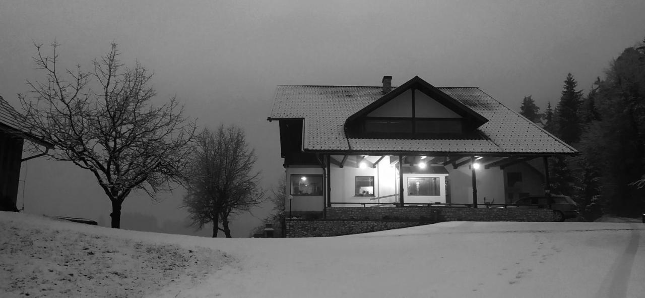 Kmetija Pecnik Apartamento Prevalje Exterior foto