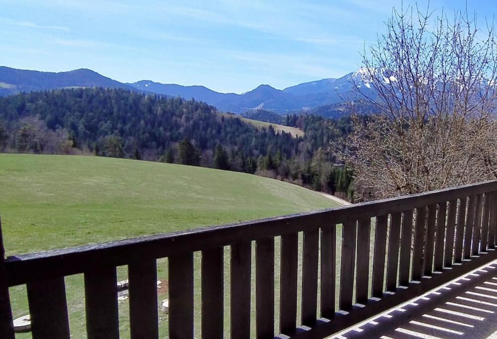 Kmetija Pecnik Apartamento Prevalje Exterior foto