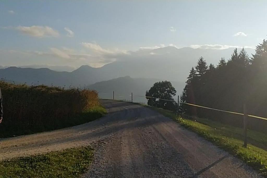 Kmetija Pecnik Apartamento Prevalje Exterior foto